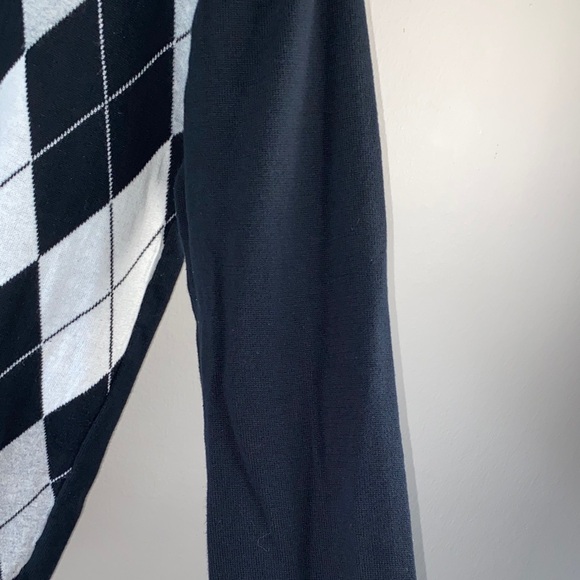 Men's V-Neck Argyle Sweater - Black, Gray, and White - Picture 11 of 16